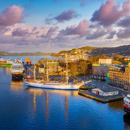 Central Seafront Apartments With Parking And Self Check-In! Bergen Bagian luar foto