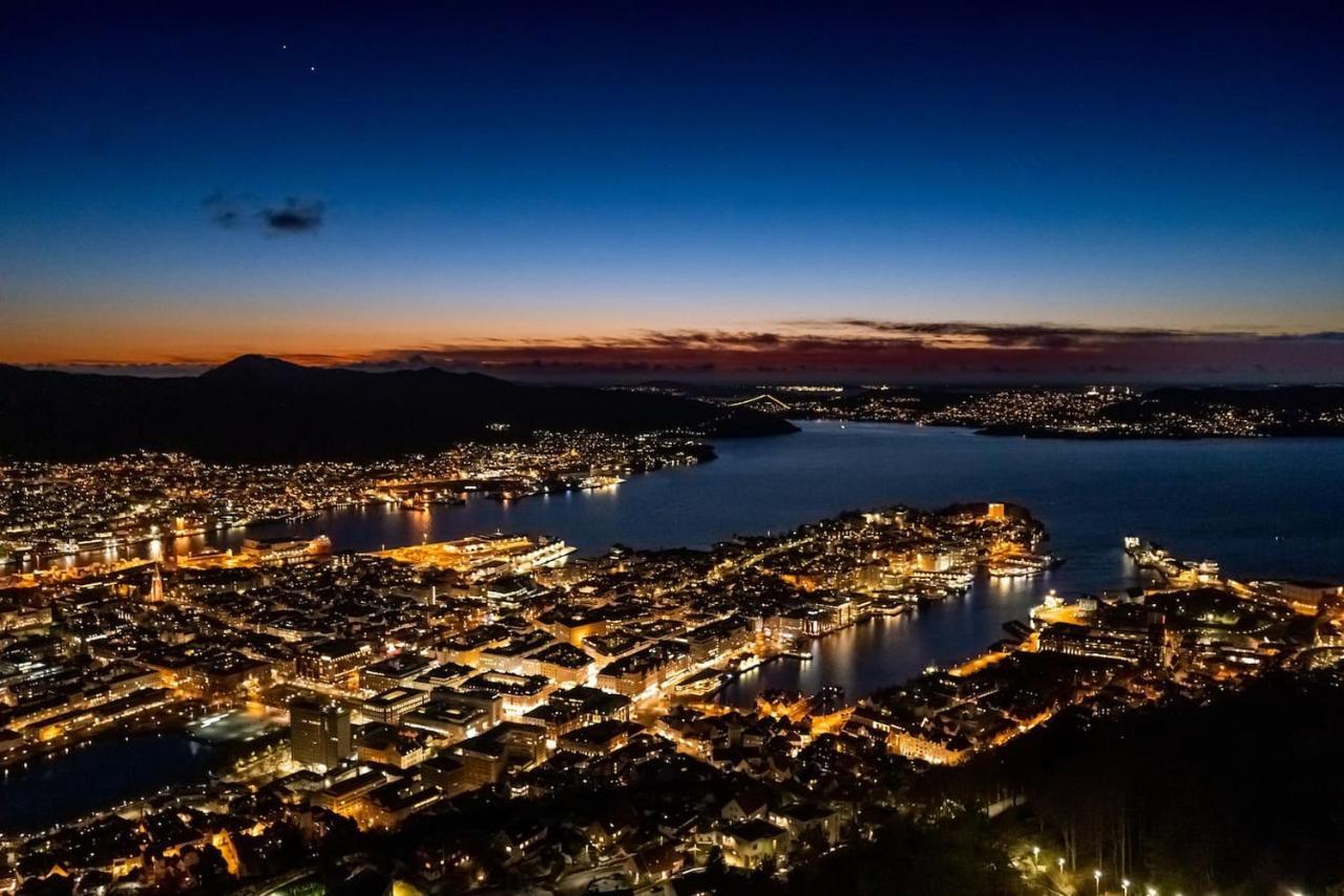 Central Seafront Apartments With Parking And Self Check-In! Bergen Bagian luar foto