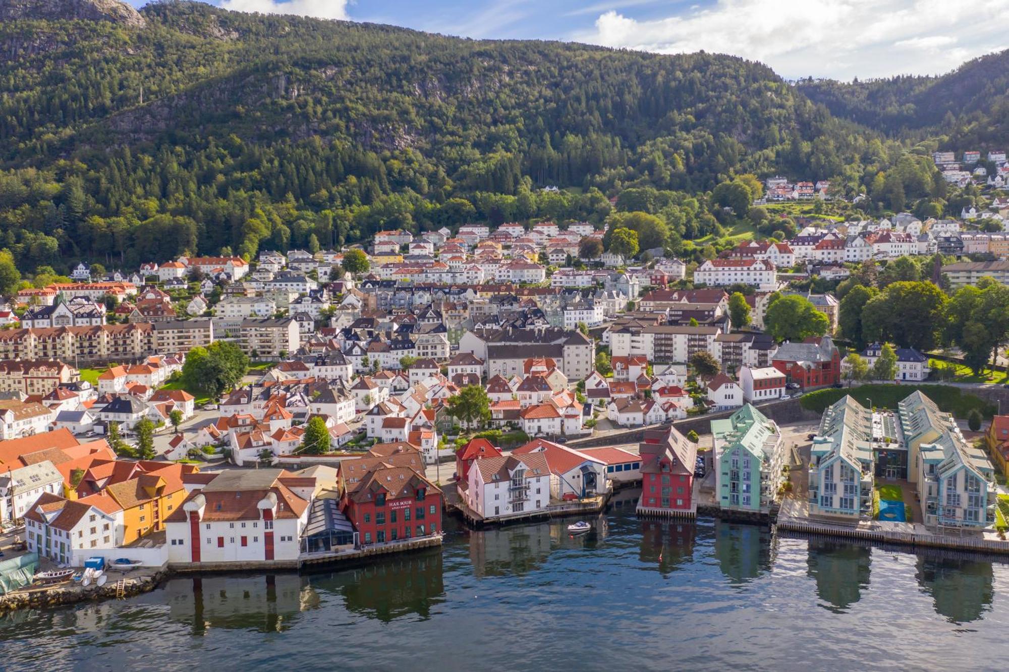 Central Seafront Apartments With Parking And Self Check-In! Bergen Bagian luar foto